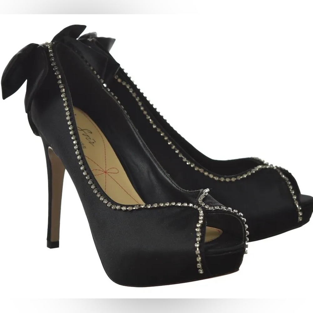 Like New! NEW Le Soir Pour La Victoire Womens Shoes Size 6 Black Platform Heels